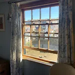 Old Jack's Cottage, بيت للعطل *
